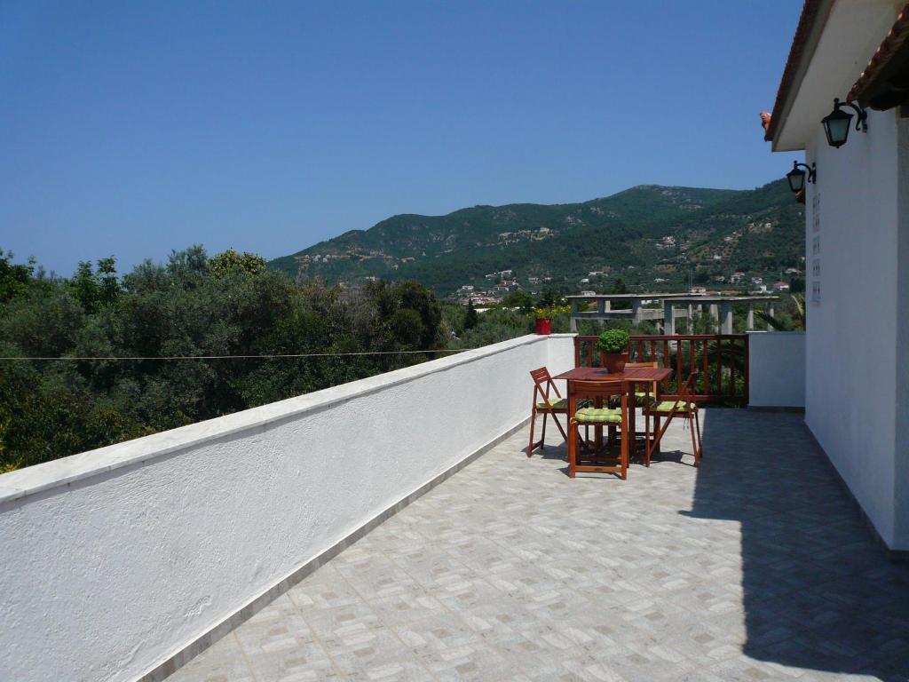 Liossis Rooms & Apartments Skopelos Exterior foto