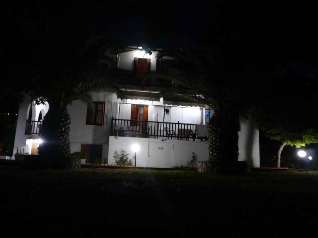 Liossis Rooms & Apartments Skopelos Exterior foto